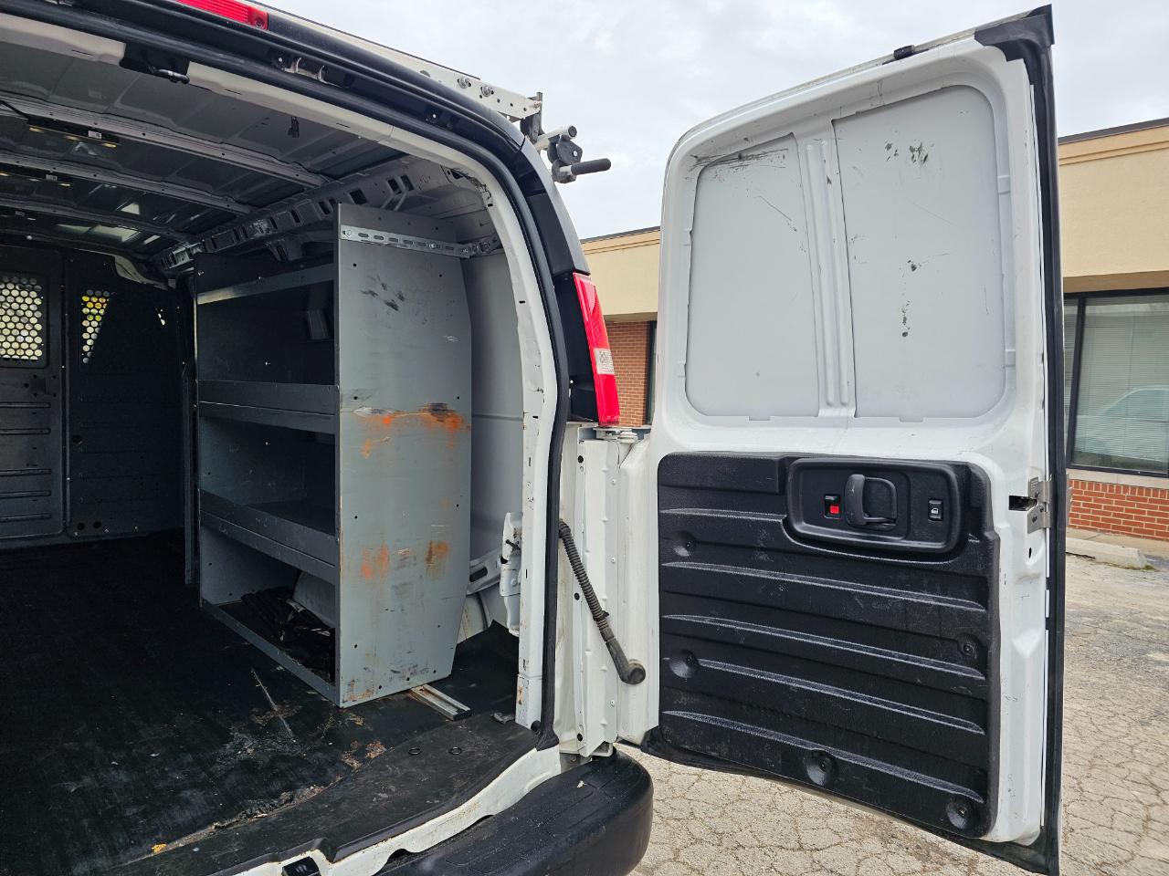 Chevrolet Express Cargo Van RWD 2500 135" 2022