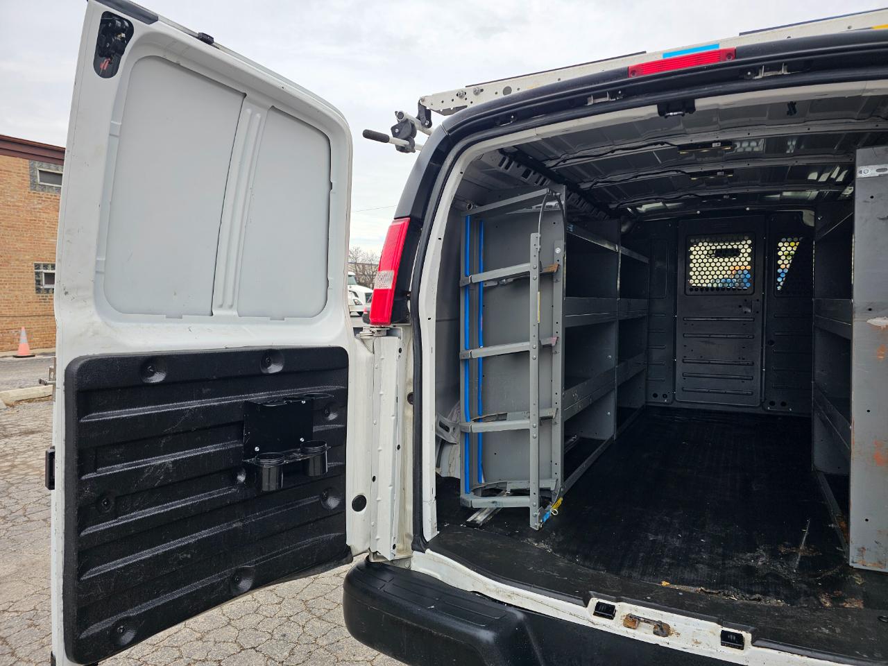 Chevrolet Express Cargo Van RWD 2500 135" 2022