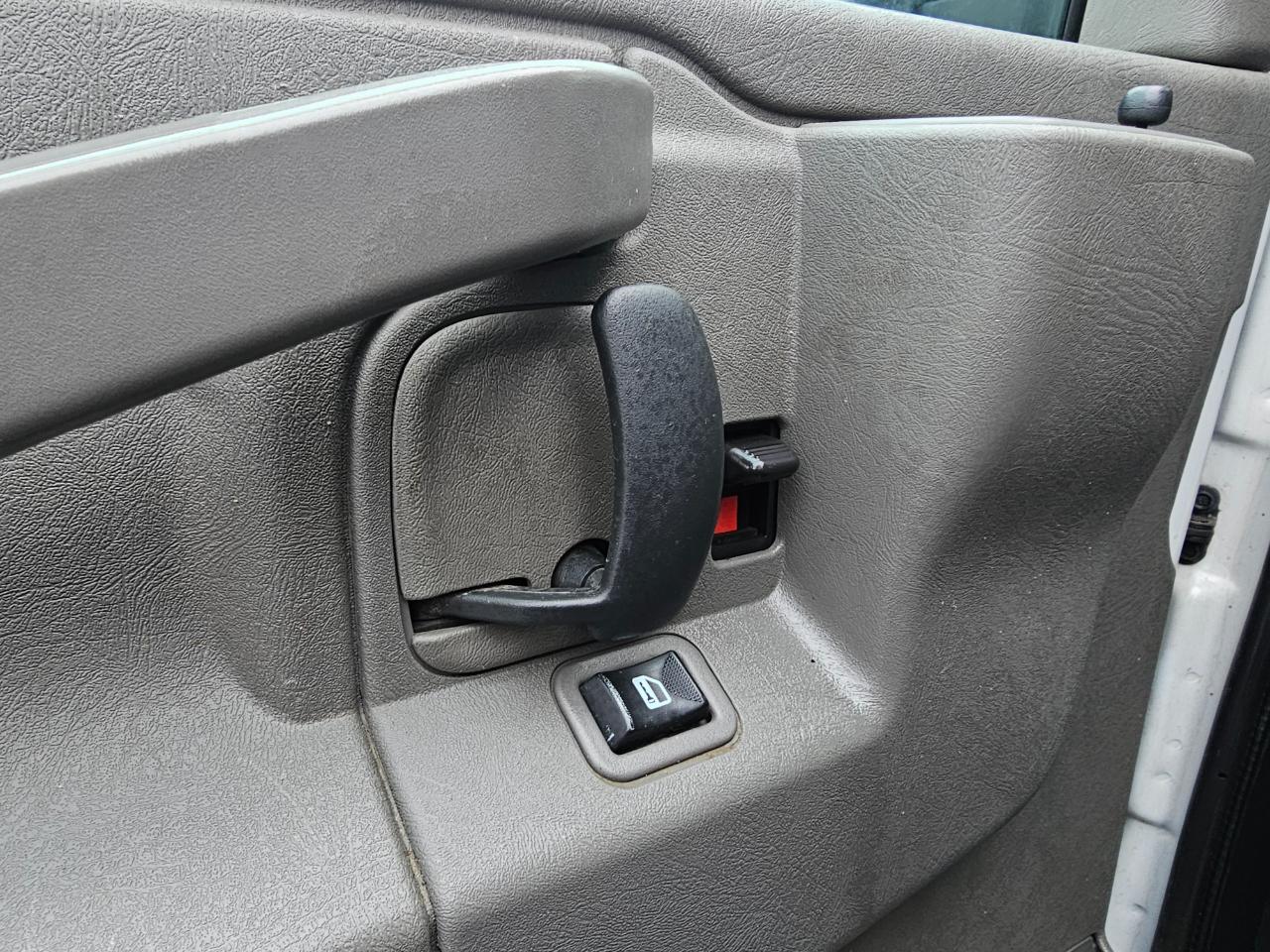 Chevrolet Express Cargo Van RWD 2500 135" 2022