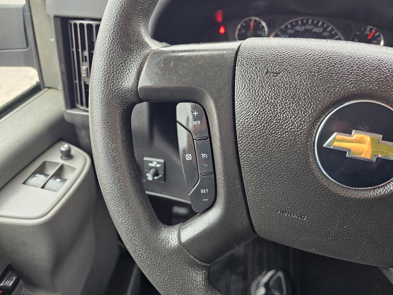 Chevrolet Express Cargo Van RWD 2500 135" 2022