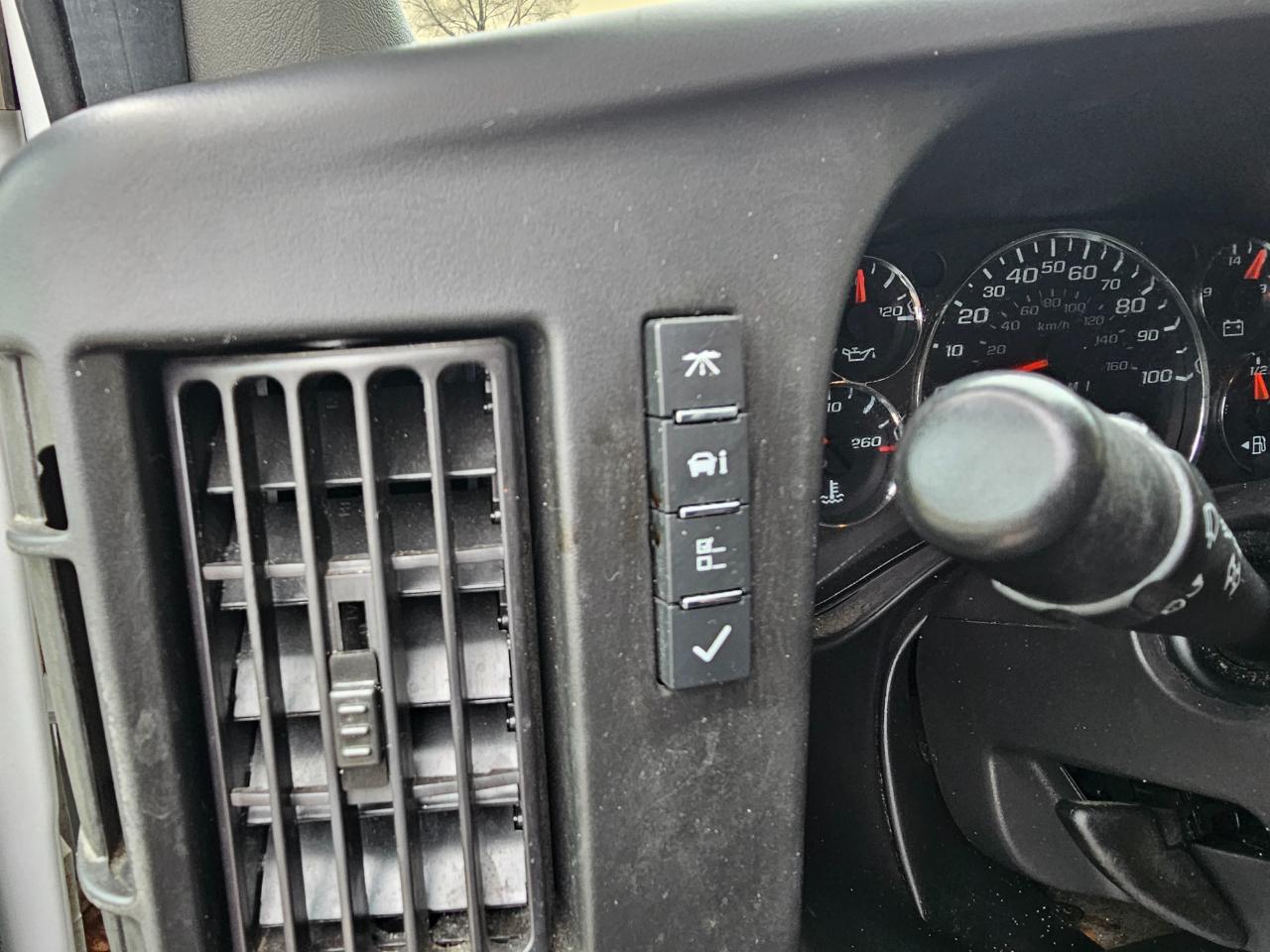 Chevrolet Express Cargo Van RWD 2500 135" 2022