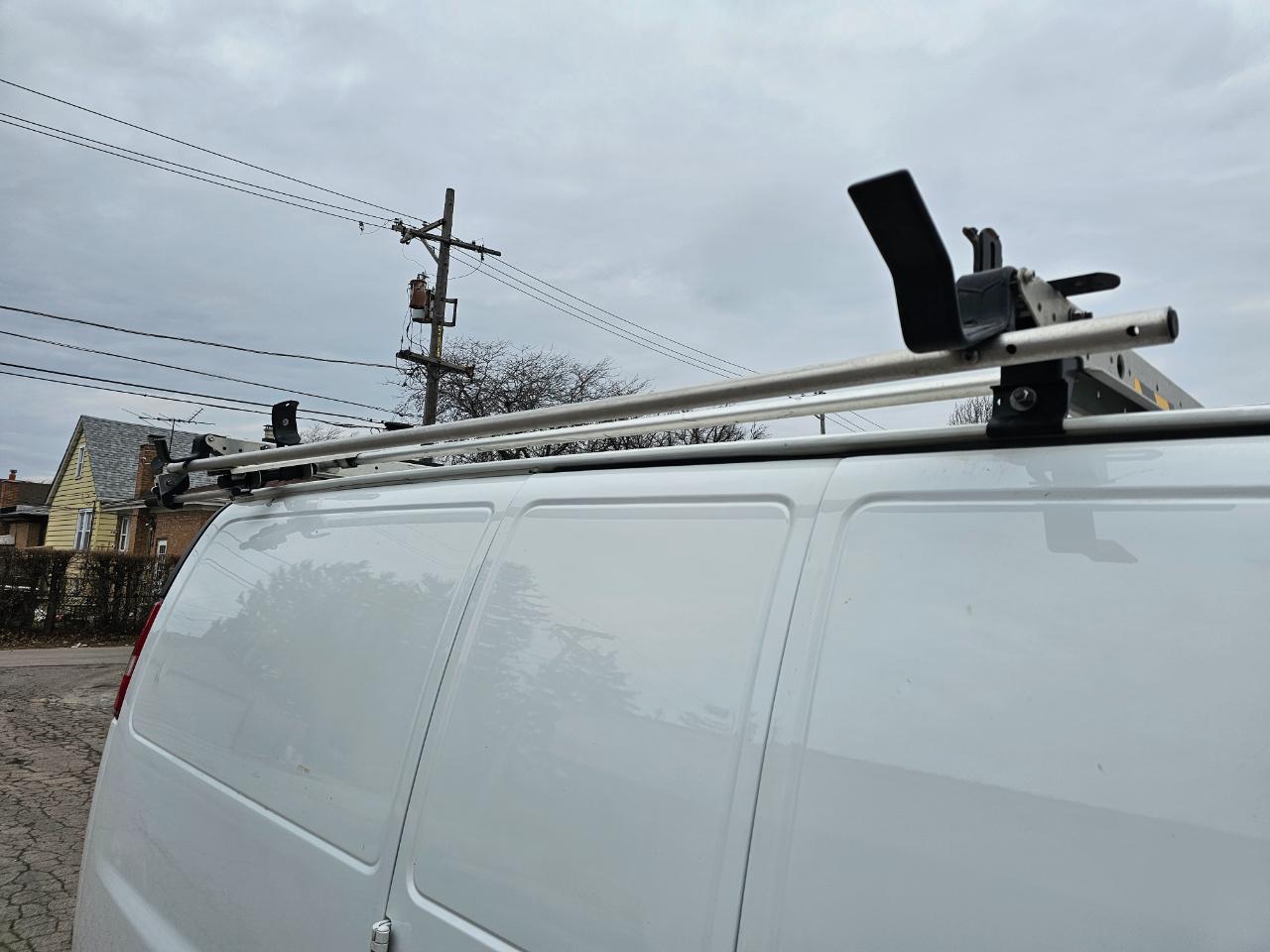 Chevrolet Express Cargo Van RWD 2500 135" 2022