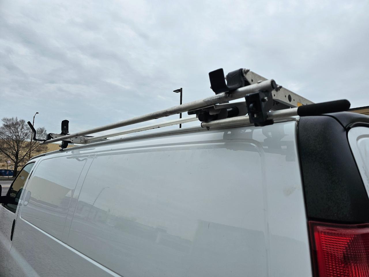 Chevrolet Express Cargo Van RWD 2500 135" 2022