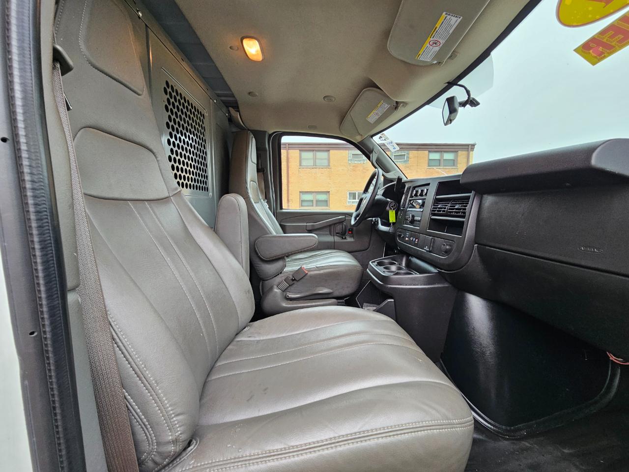 Chevrolet Express Cargo Van RWD 2500 135" 2021