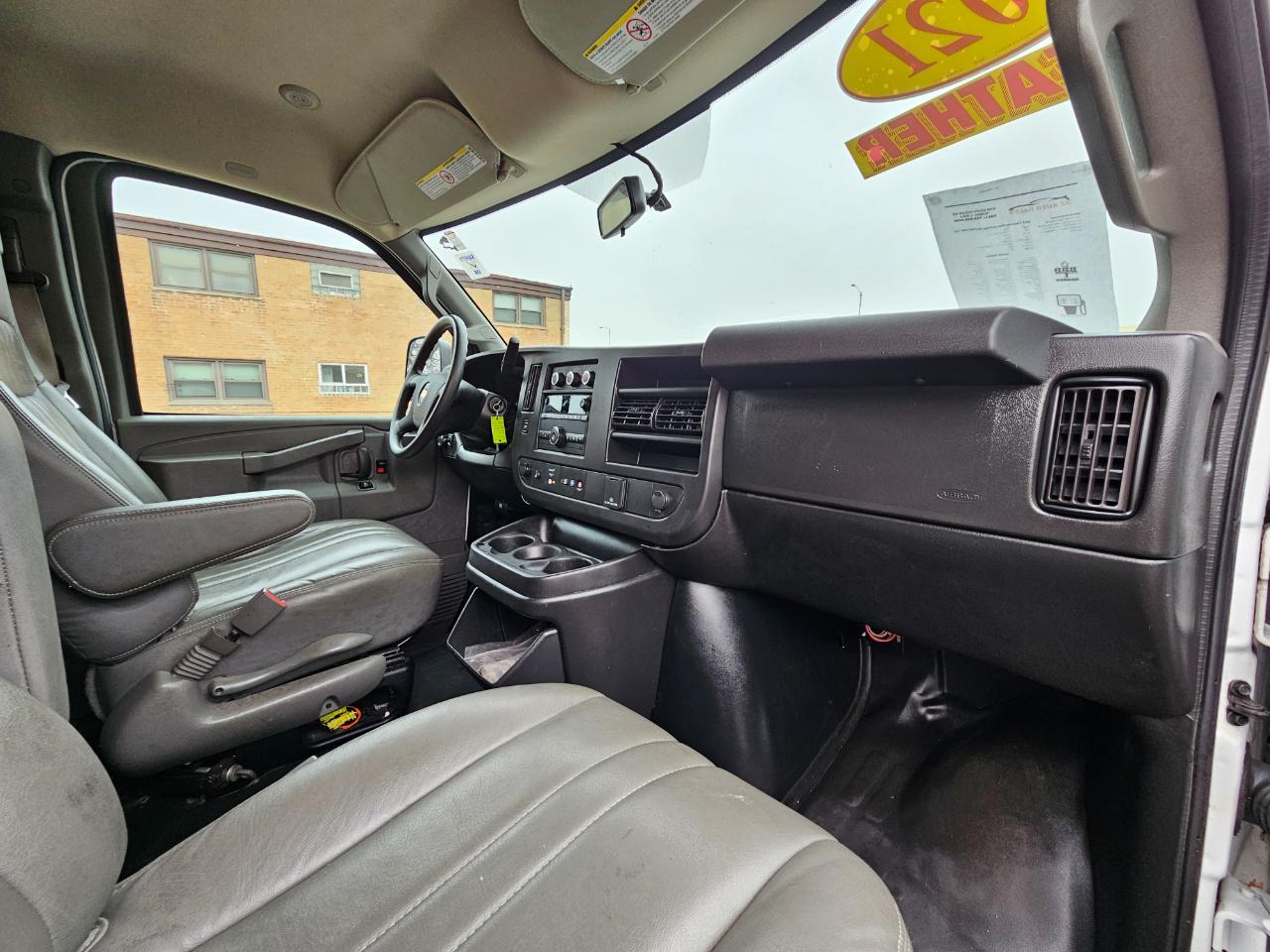 Chevrolet Express Cargo Van RWD 2500 135" 2021