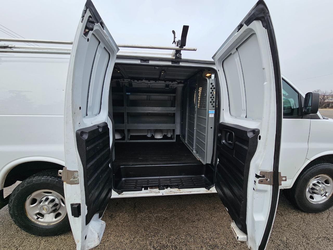 Chevrolet Express Cargo Van RWD 2500 135" 2021