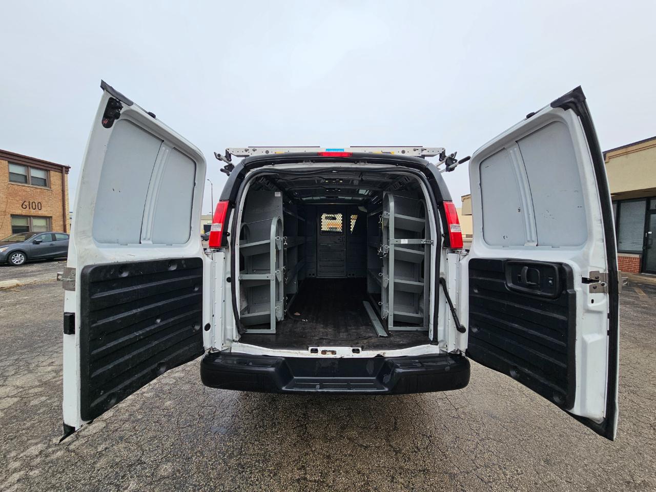 Chevrolet Express Cargo Van RWD 2500 135" 2021