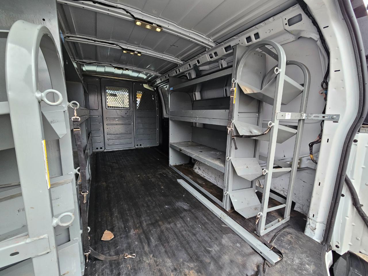 Chevrolet Express Cargo Van RWD 2500 135" 2021