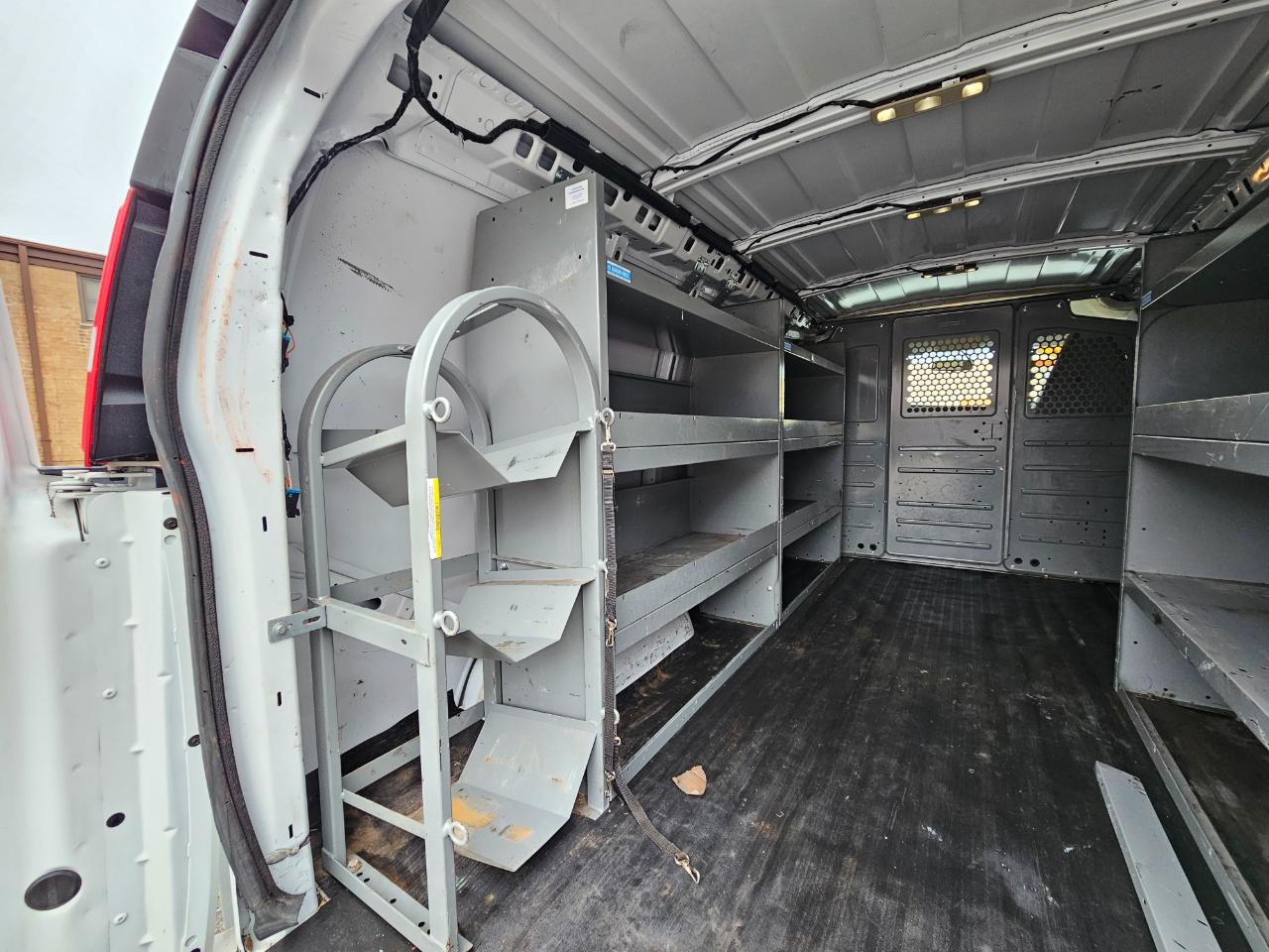 Chevrolet Express Cargo Van RWD 2500 135" 2021