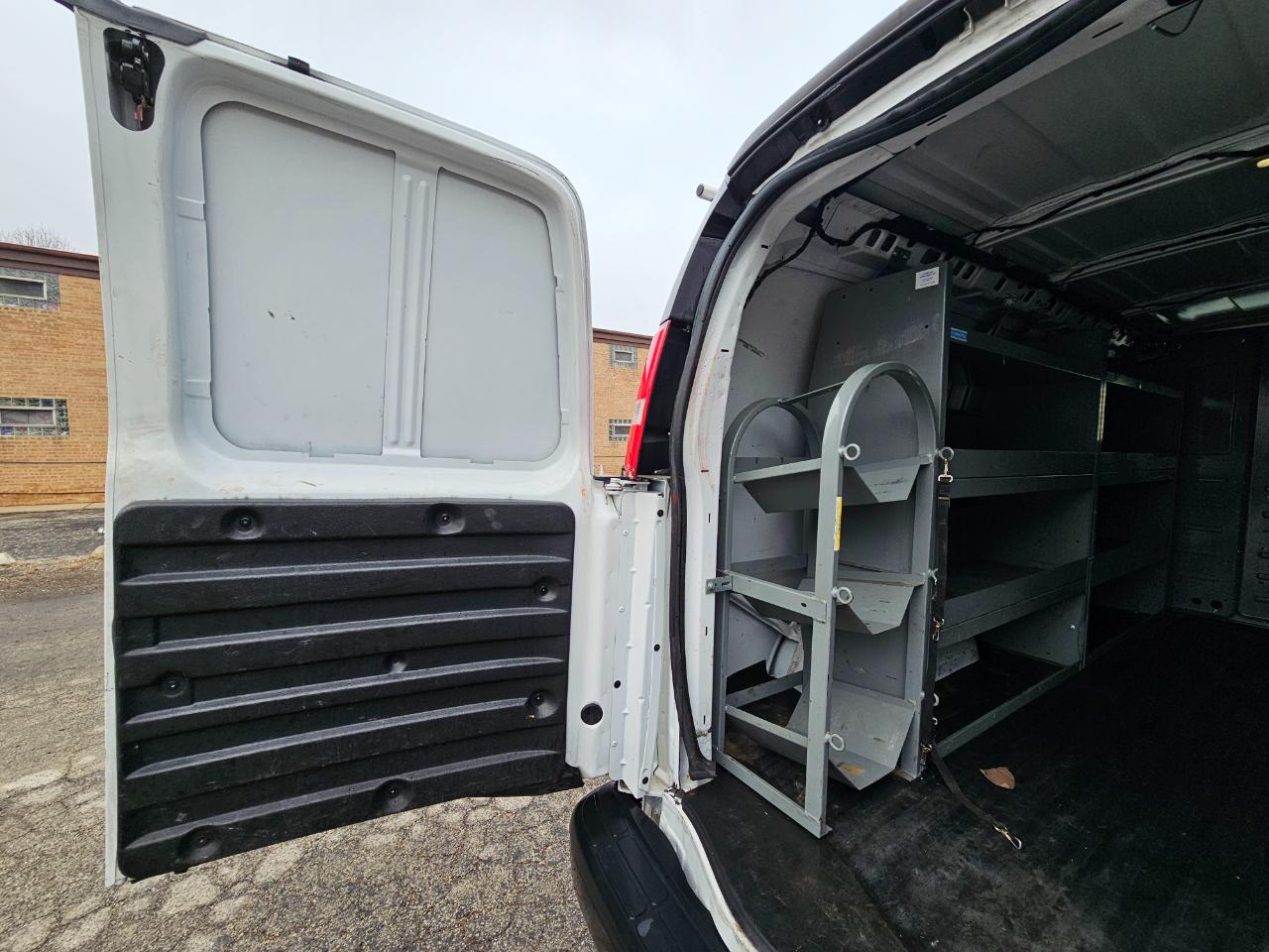 Chevrolet Express Cargo Van RWD 2500 135" 2021