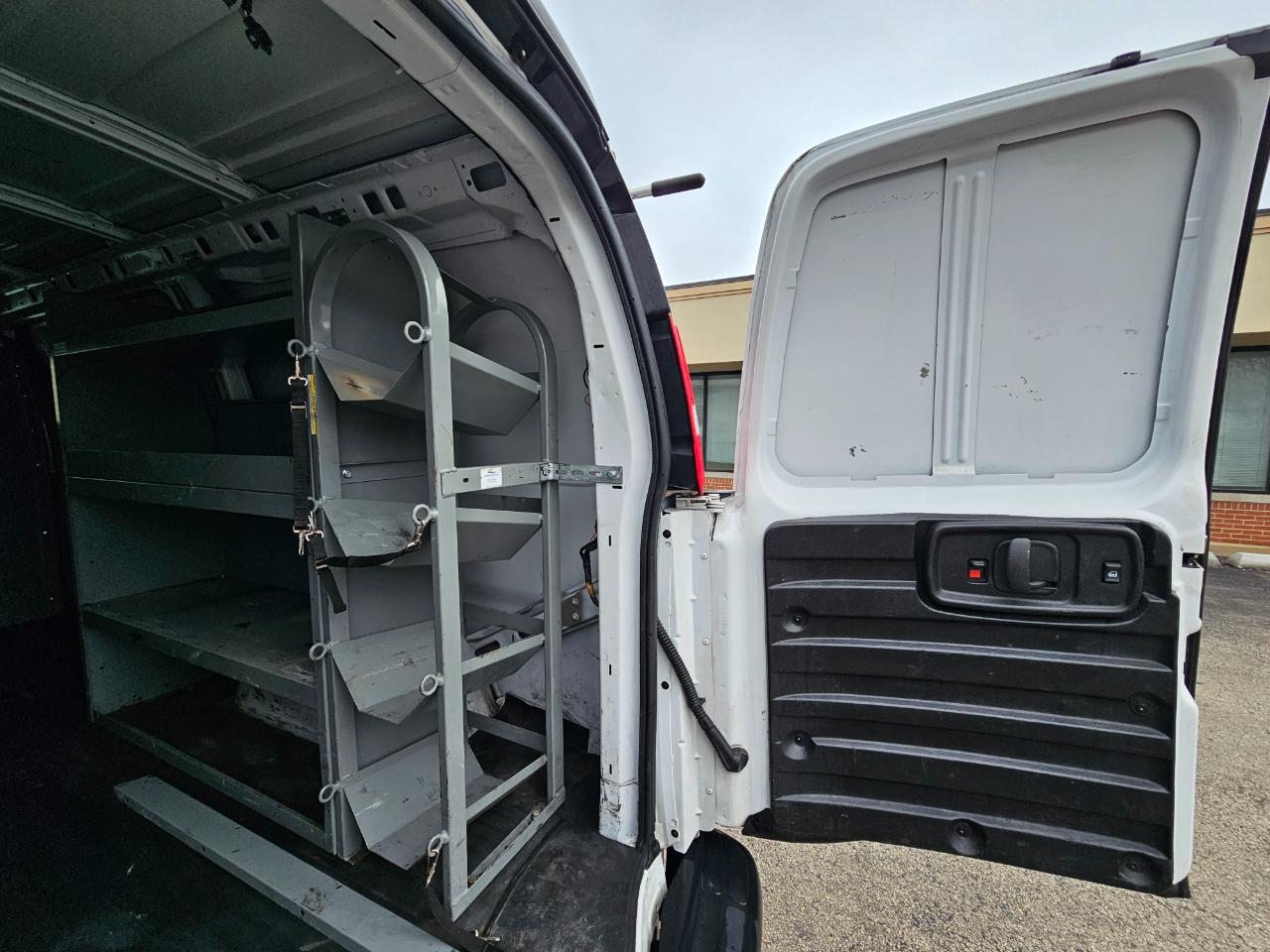 Chevrolet Express Cargo Van RWD 2500 135" 2021