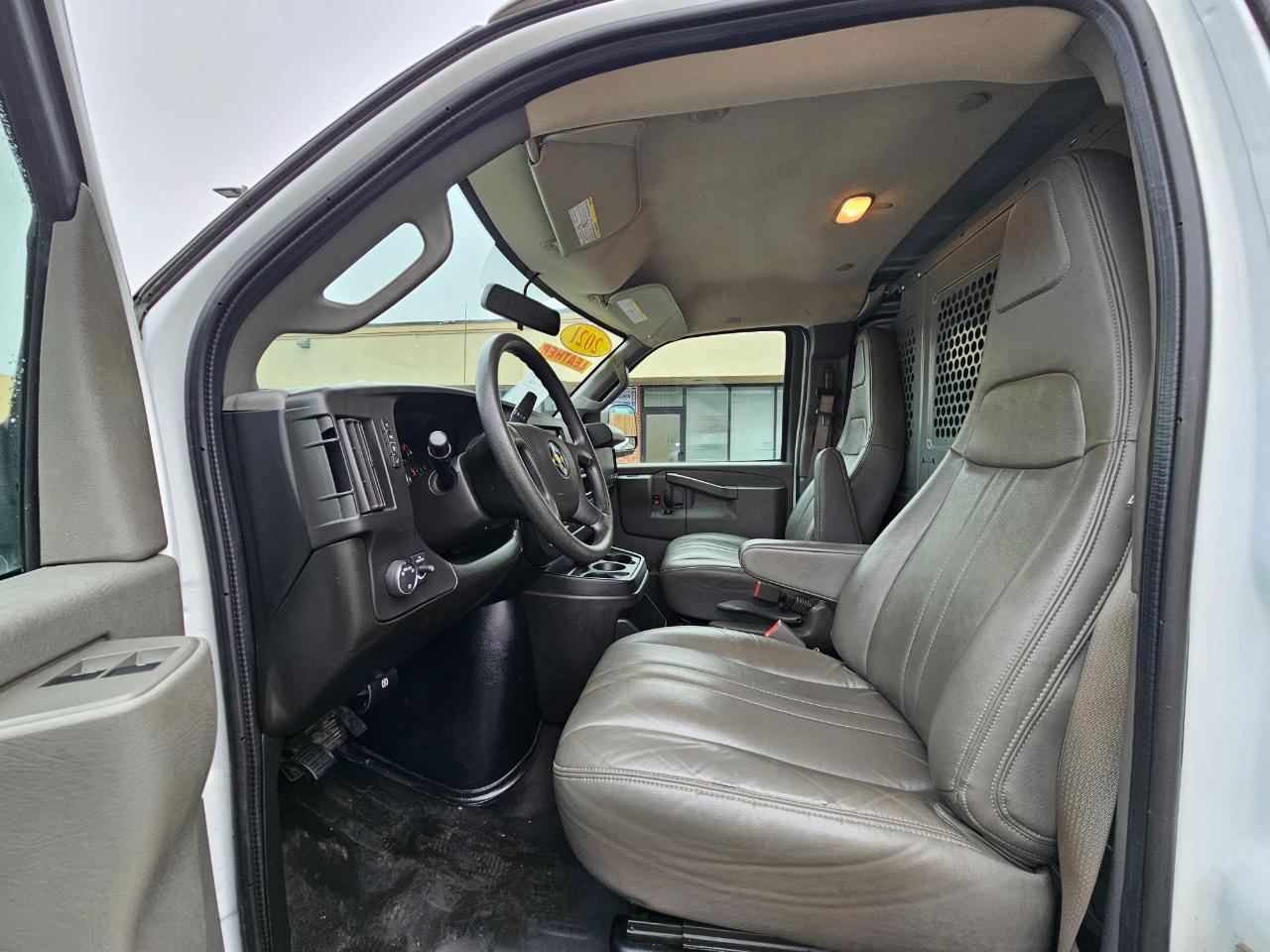 Chevrolet Express Cargo Van RWD 2500 135" 2021