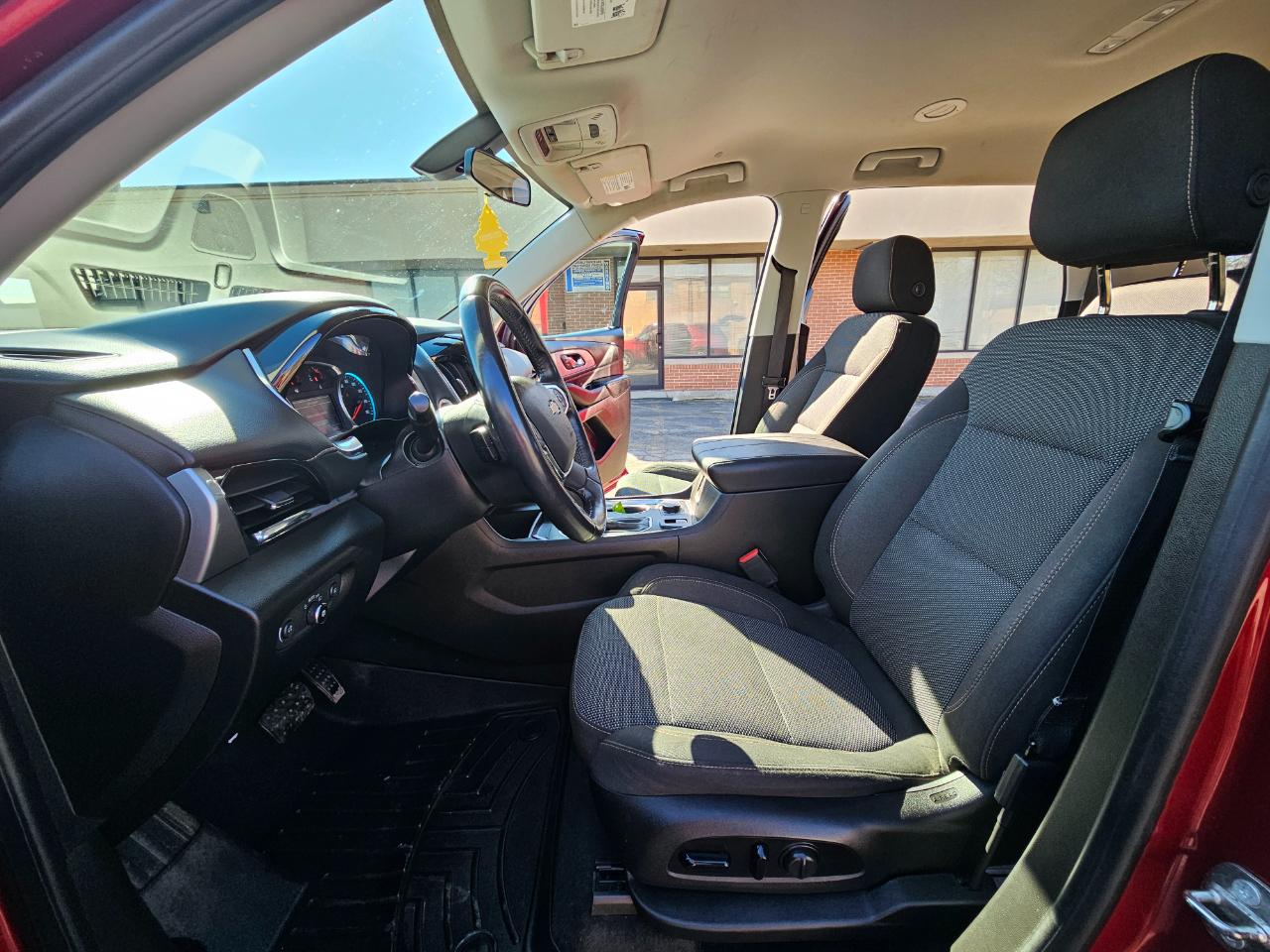 Chevrolet Traverse AWD 4dr LT Cloth w/1LT 2018