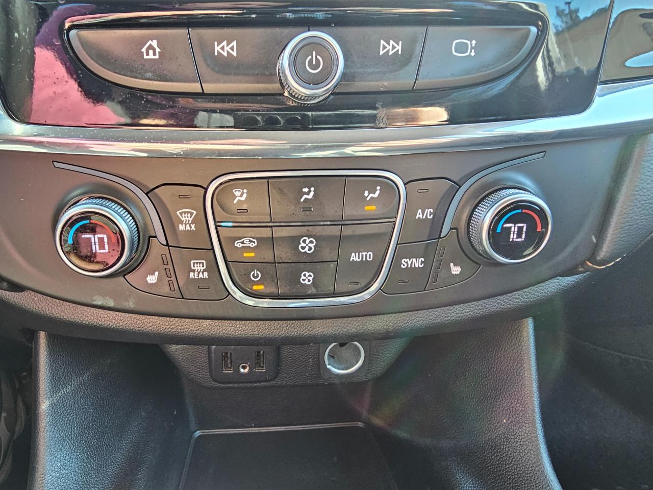 Chevrolet Traverse AWD 4dr LT Cloth w/1LT 2018