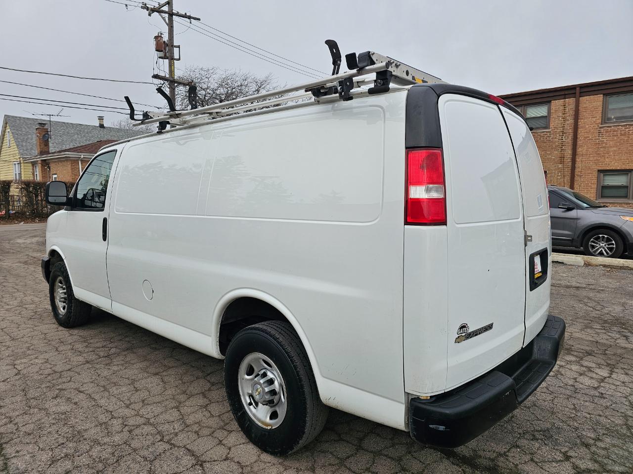 Chevrolet Express Cargo Van RWD 2500 135" 2021