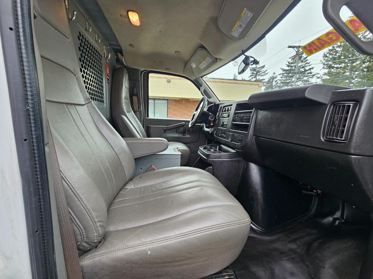 Chevrolet Express Cargo Van RWD 2500 135" 2021