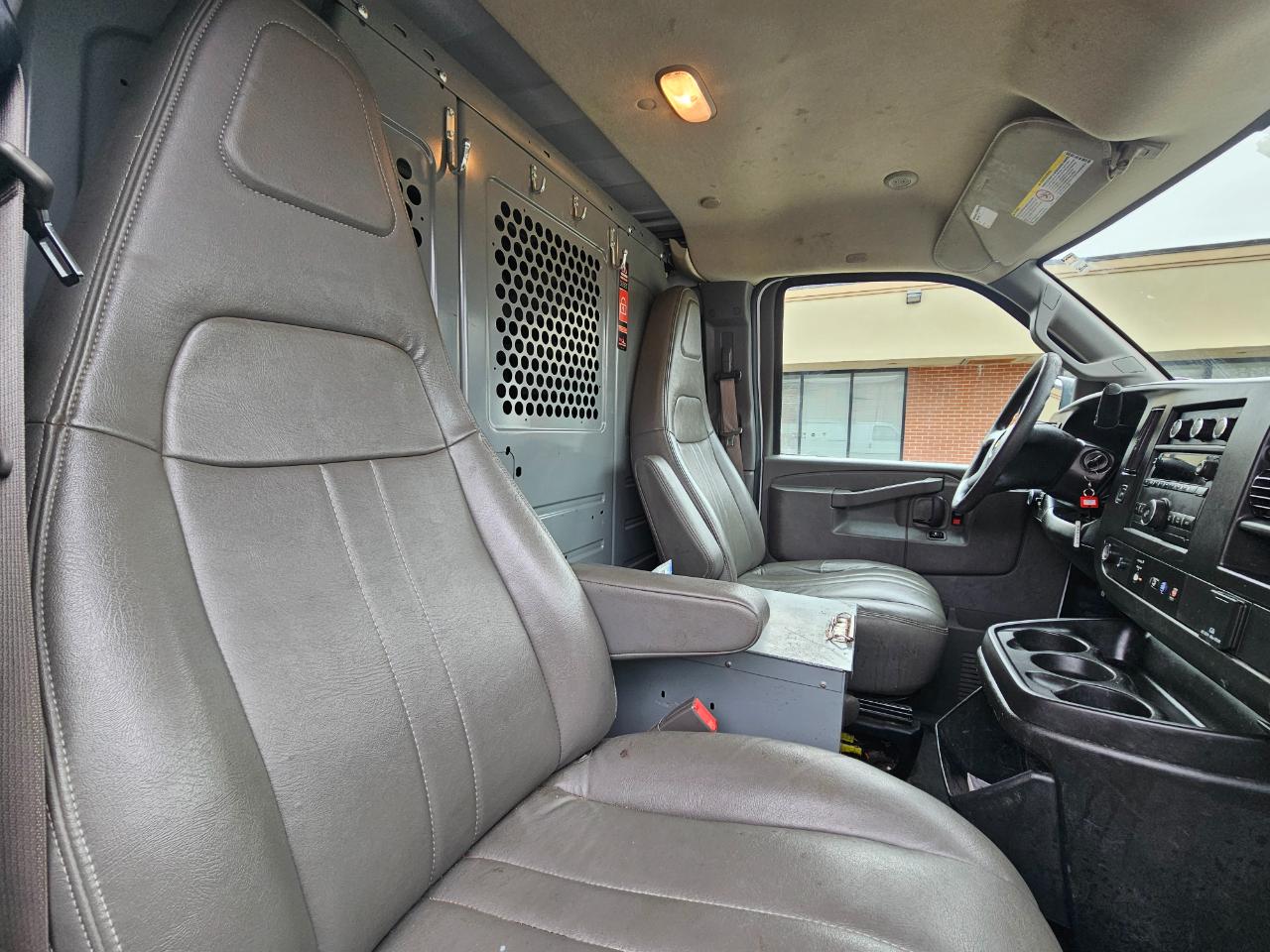 Chevrolet Express Cargo Van RWD 2500 135" 2021