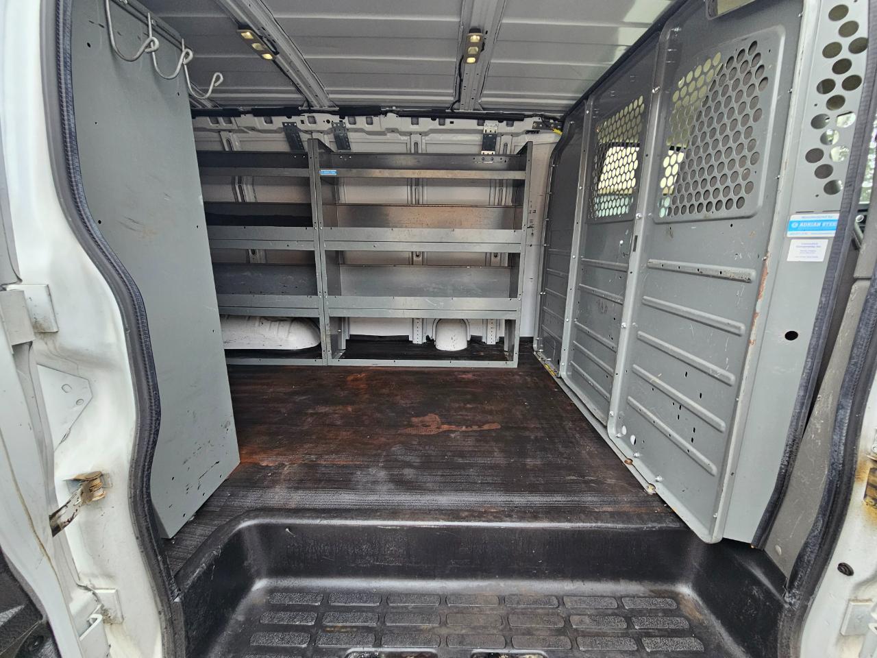 Chevrolet Express Cargo Van RWD 2500 135" 2021