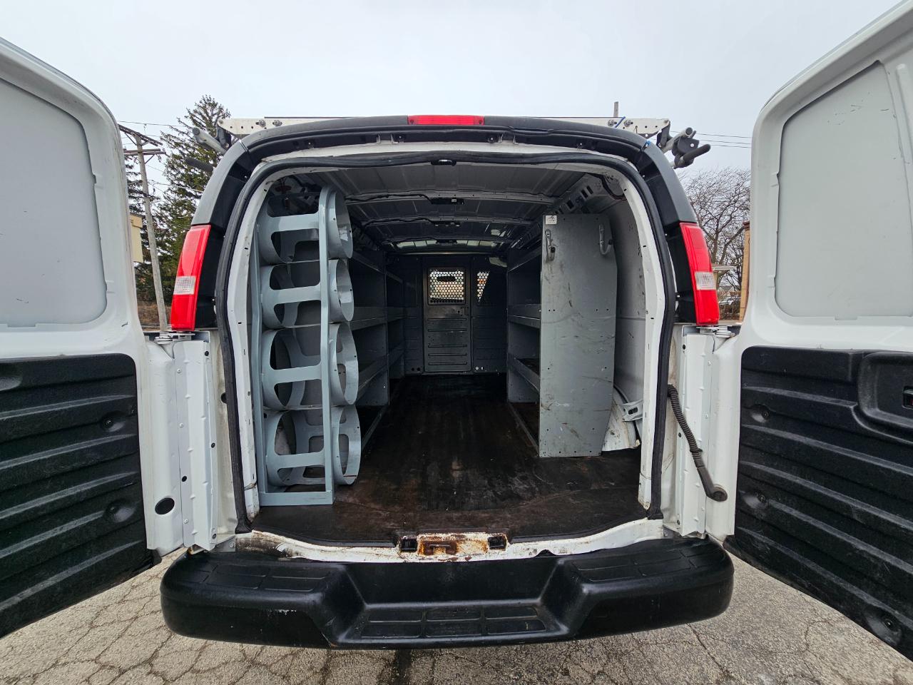 Chevrolet Express Cargo Van RWD 2500 135" 2021