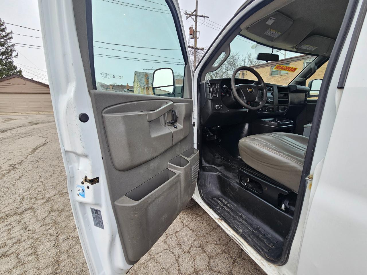 Chevrolet Express Cargo Van RWD 2500 135" 2021