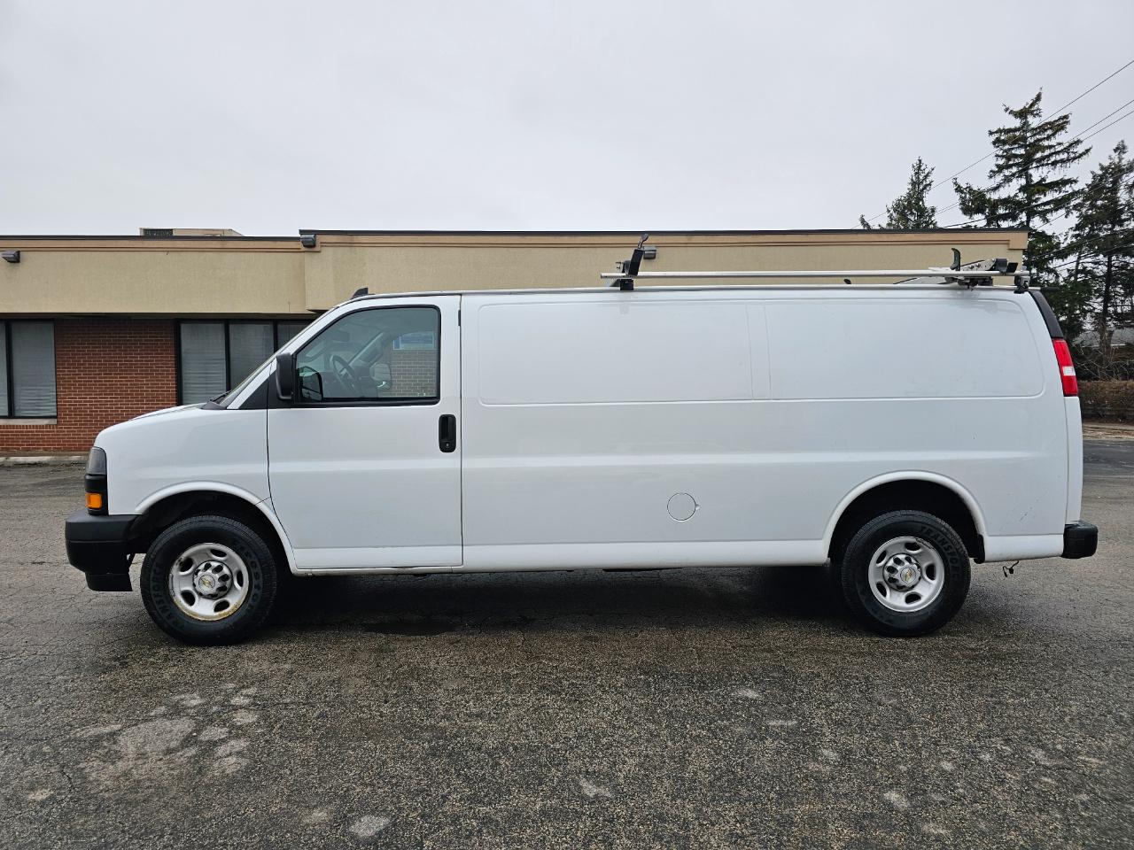 Chevrolet Express Cargo Van RWD 2500 155" 2022