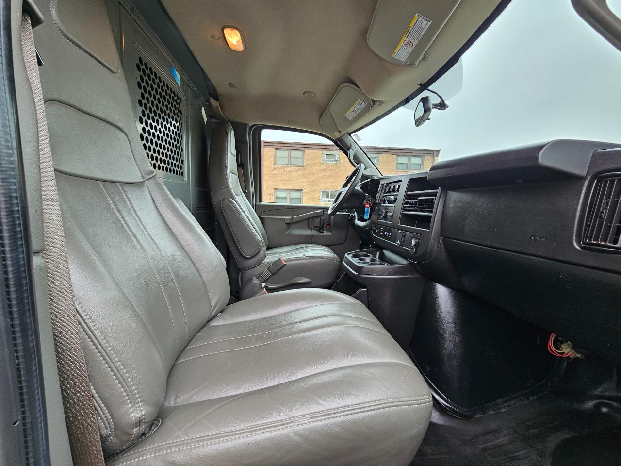 Chevrolet Express Cargo Van RWD 2500 155" 2022