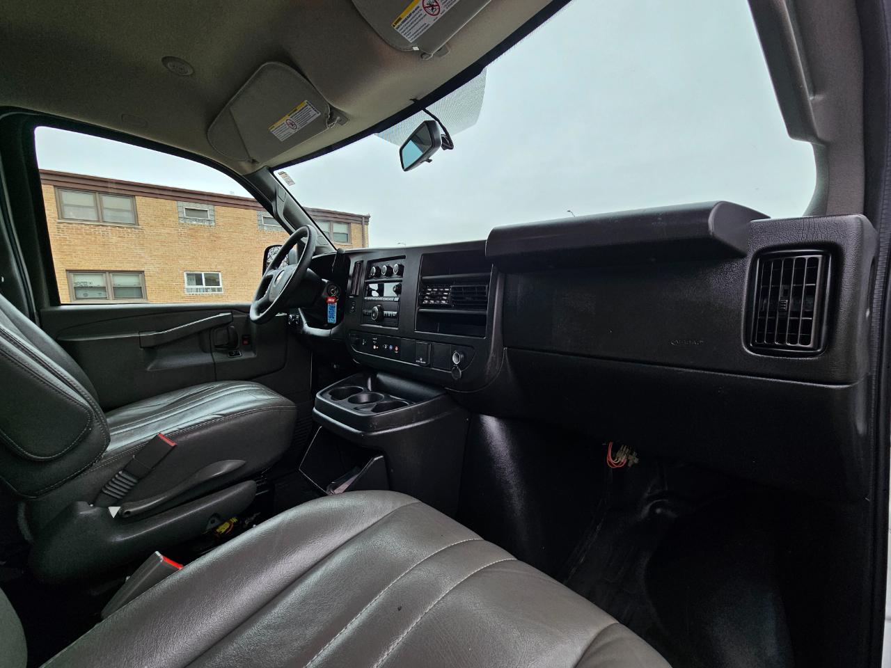 Chevrolet Express Cargo Van RWD 2500 155" 2022