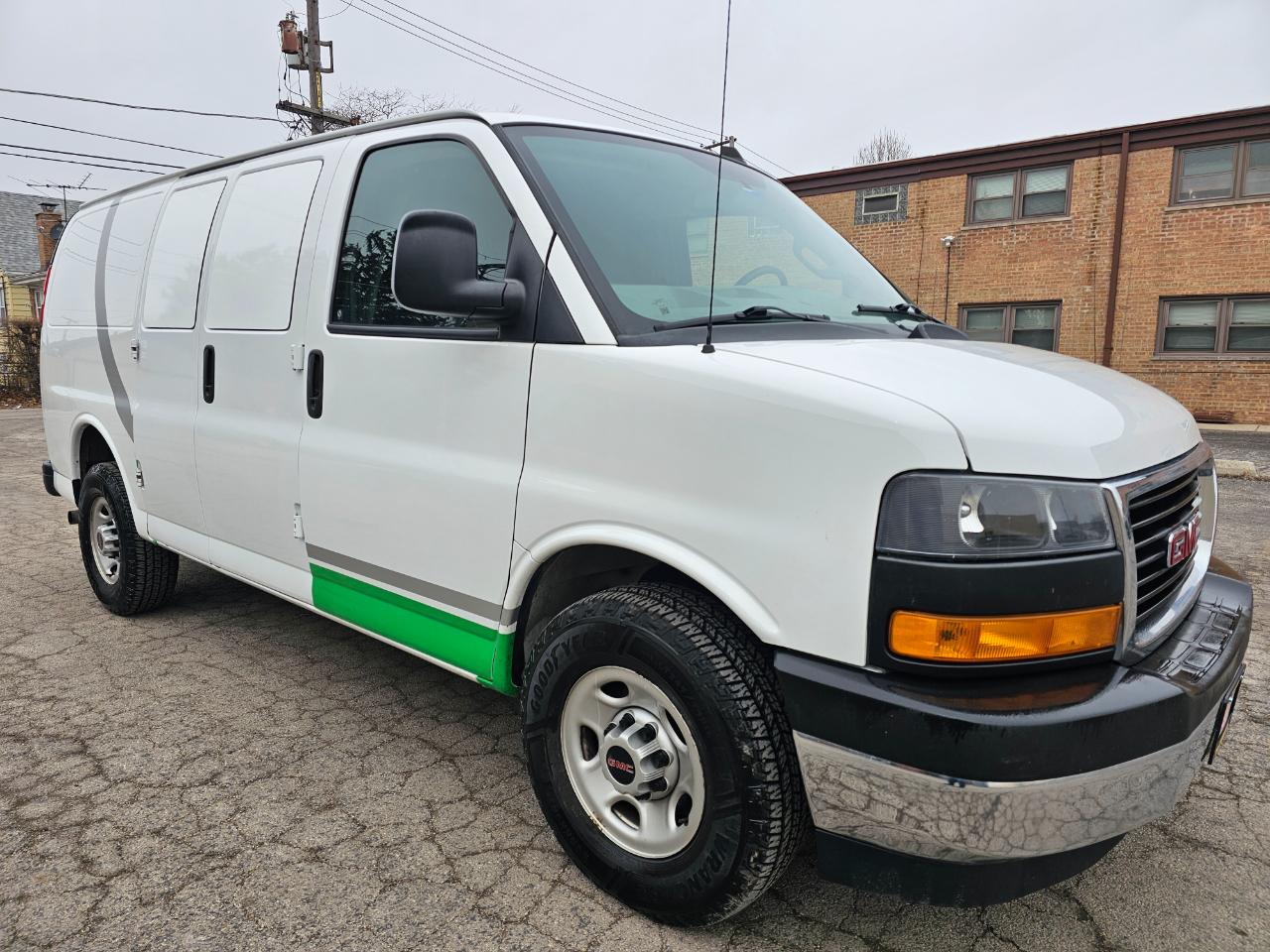 GMC Savana Cargo Van RWD 2500 135" 2020