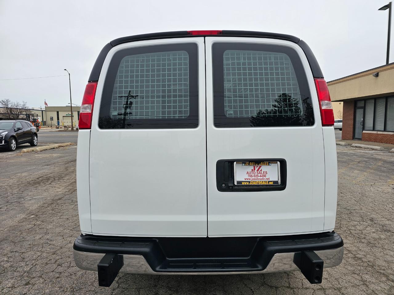 GMC Savana Cargo Van RWD 2500 135" 2020