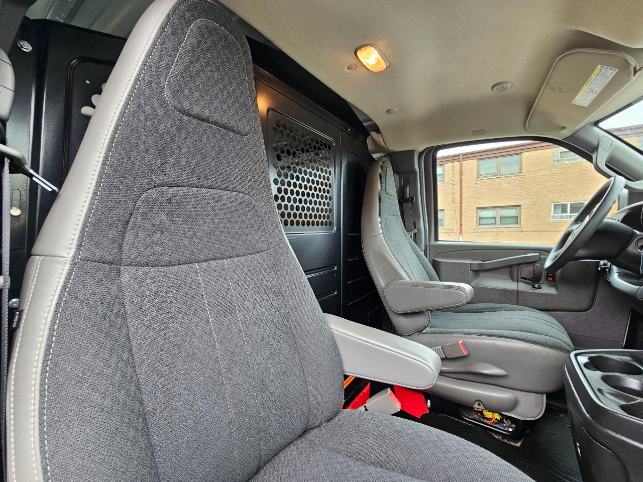 GMC Savana Cargo Van RWD 2500 135" 2020