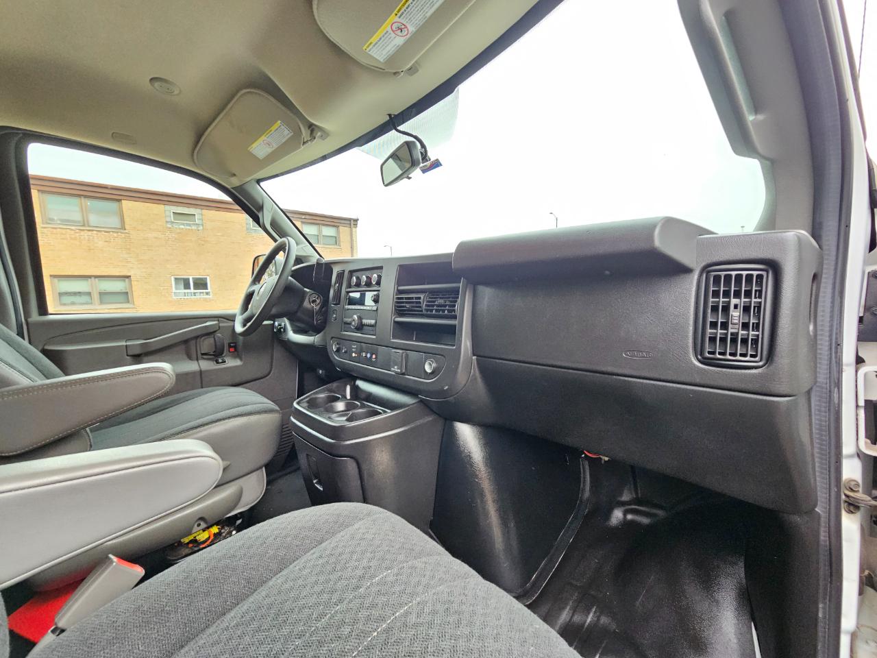 GMC Savana Cargo Van RWD 2500 135" 2020