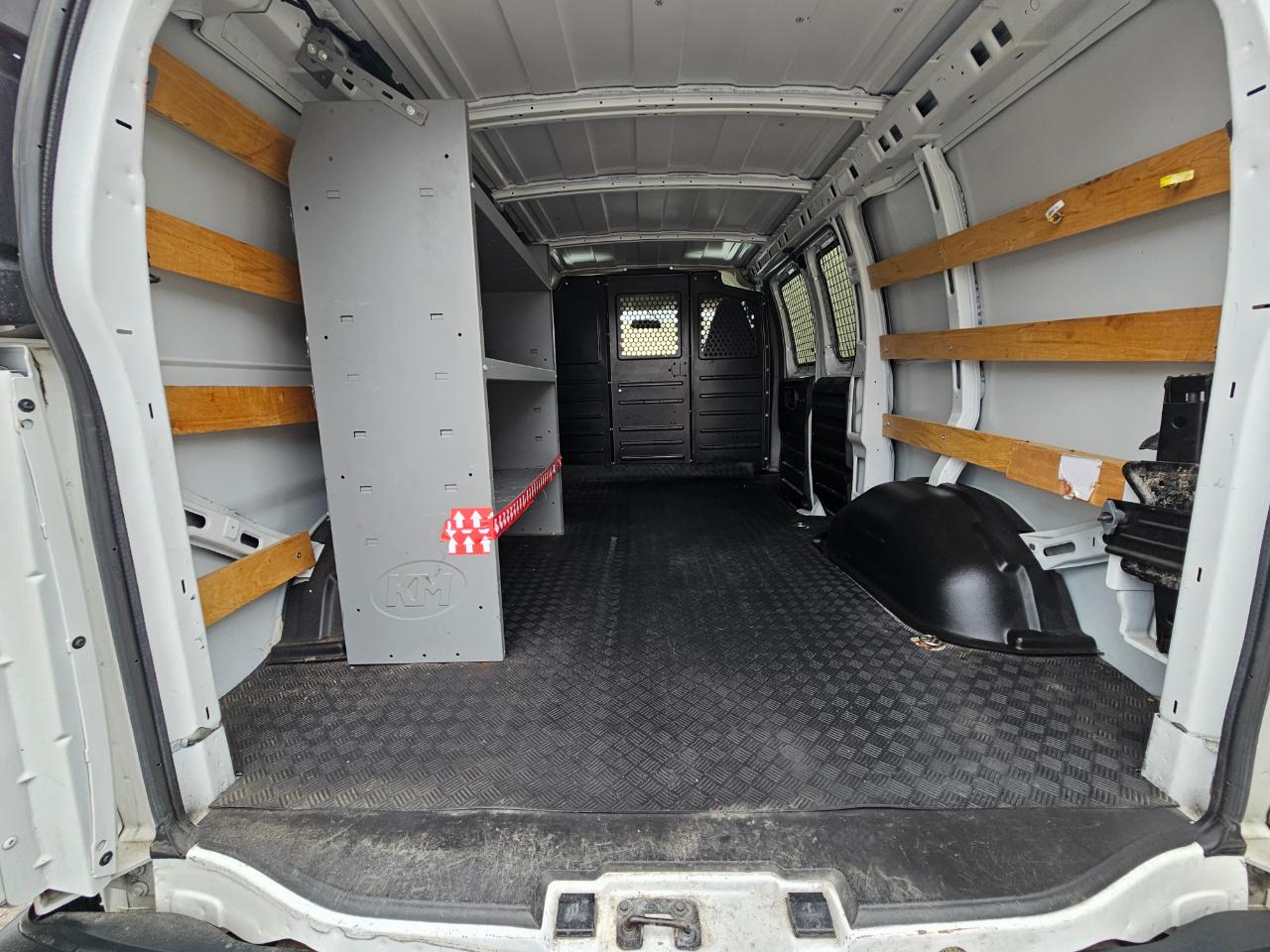 GMC Savana Cargo Van RWD 2500 135" 2020