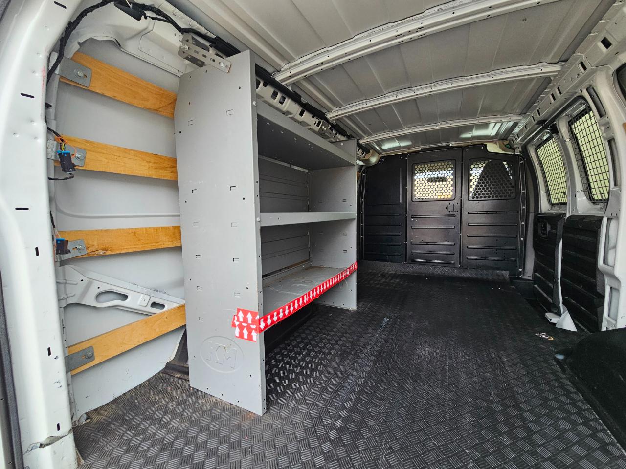 GMC Savana Cargo Van RWD 2500 135" 2020