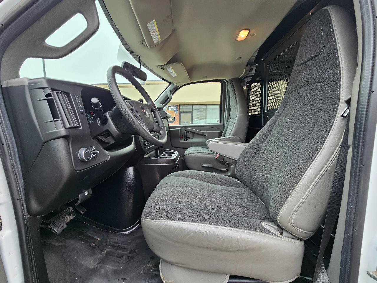 GMC Savana Cargo Van RWD 2500 135" 2020