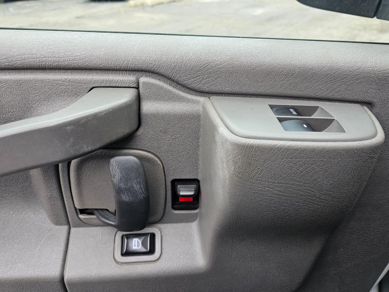 GMC Savana Cargo Van RWD 2500 135" 2020