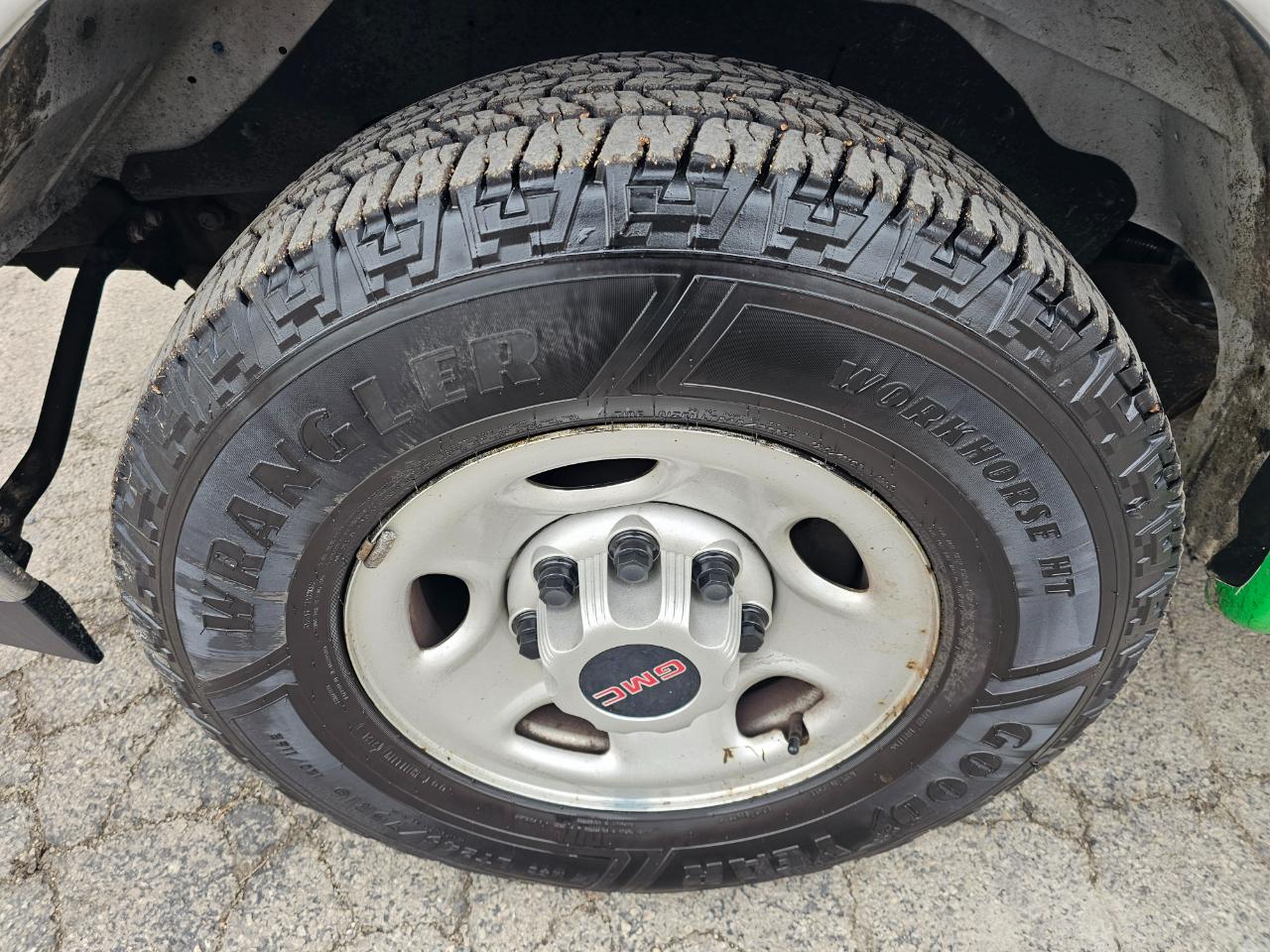 GMC Savana Cargo Van RWD 2500 135" 2020