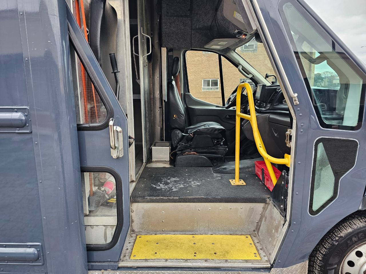 Ford Transit Cutaway T-350 RWD DRW 138" WB 9950 GVWR 2021