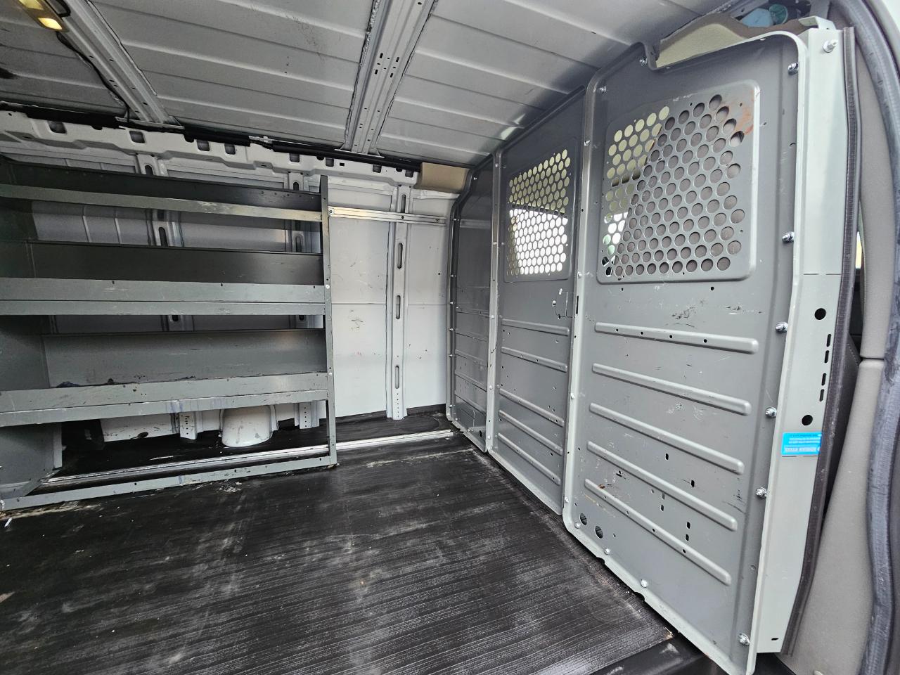 Chevrolet Express Passenger RWD 3500 155" LS 2020