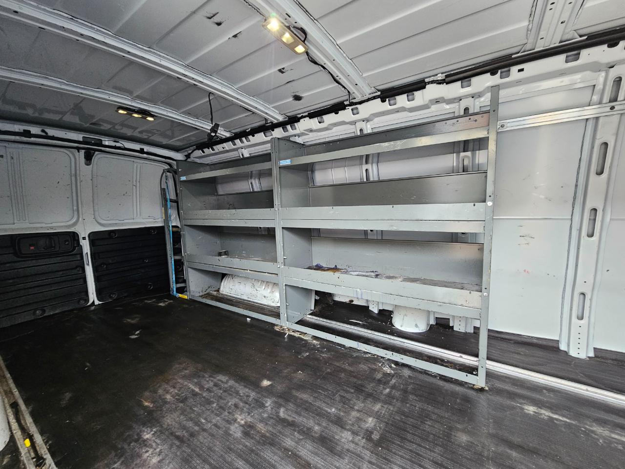 Chevrolet Express Passenger RWD 3500 155" LS 2020