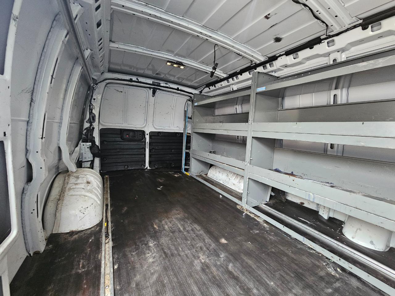 Chevrolet Express Passenger RWD 3500 155" LS 2020