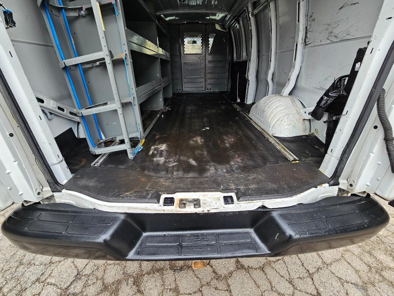 Chevrolet Express Passenger RWD 3500 155" LS 2020