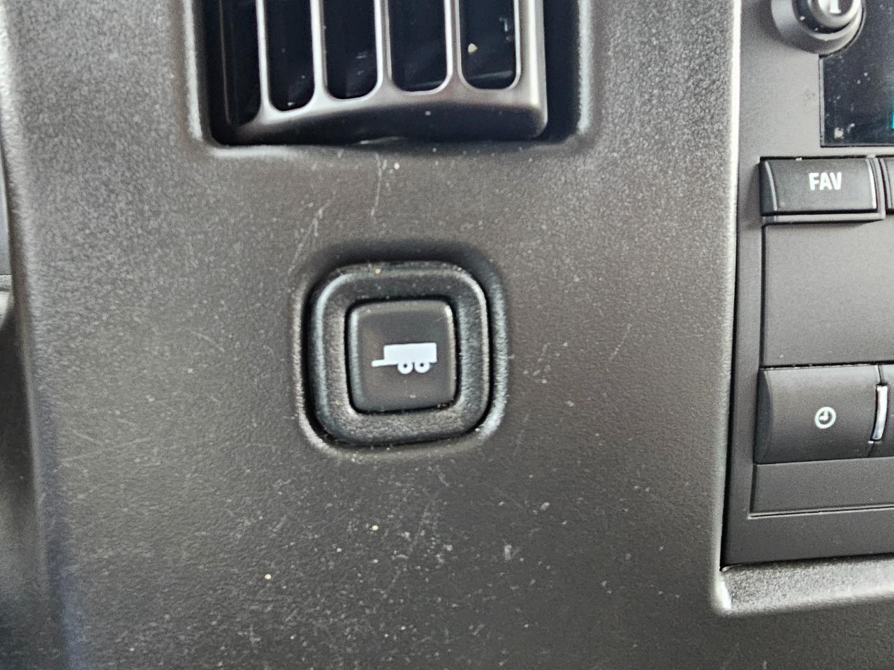 Chevrolet Express Passenger RWD 3500 155" LS 2020