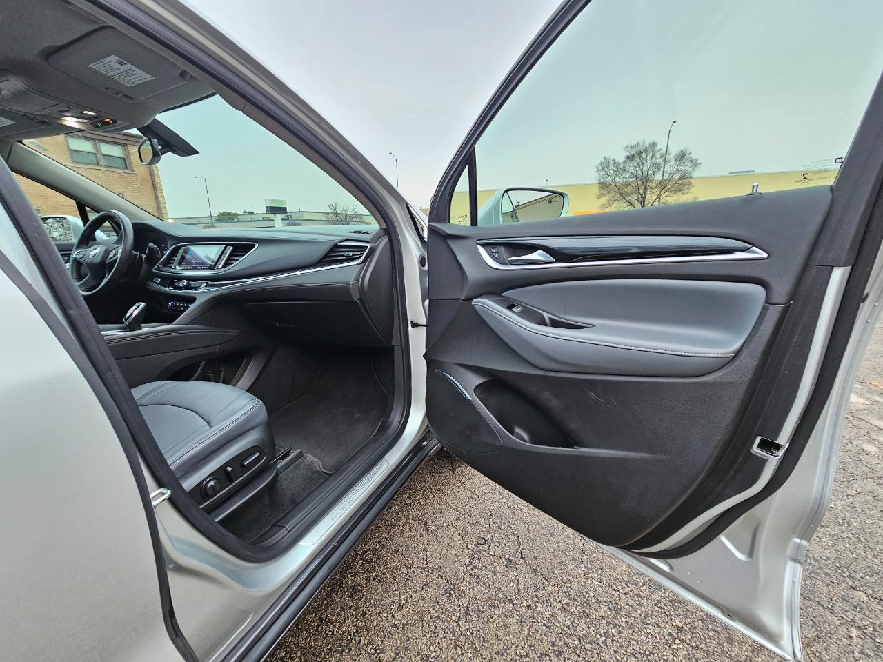 Buick Enclave AWD 4dr Essence 2020