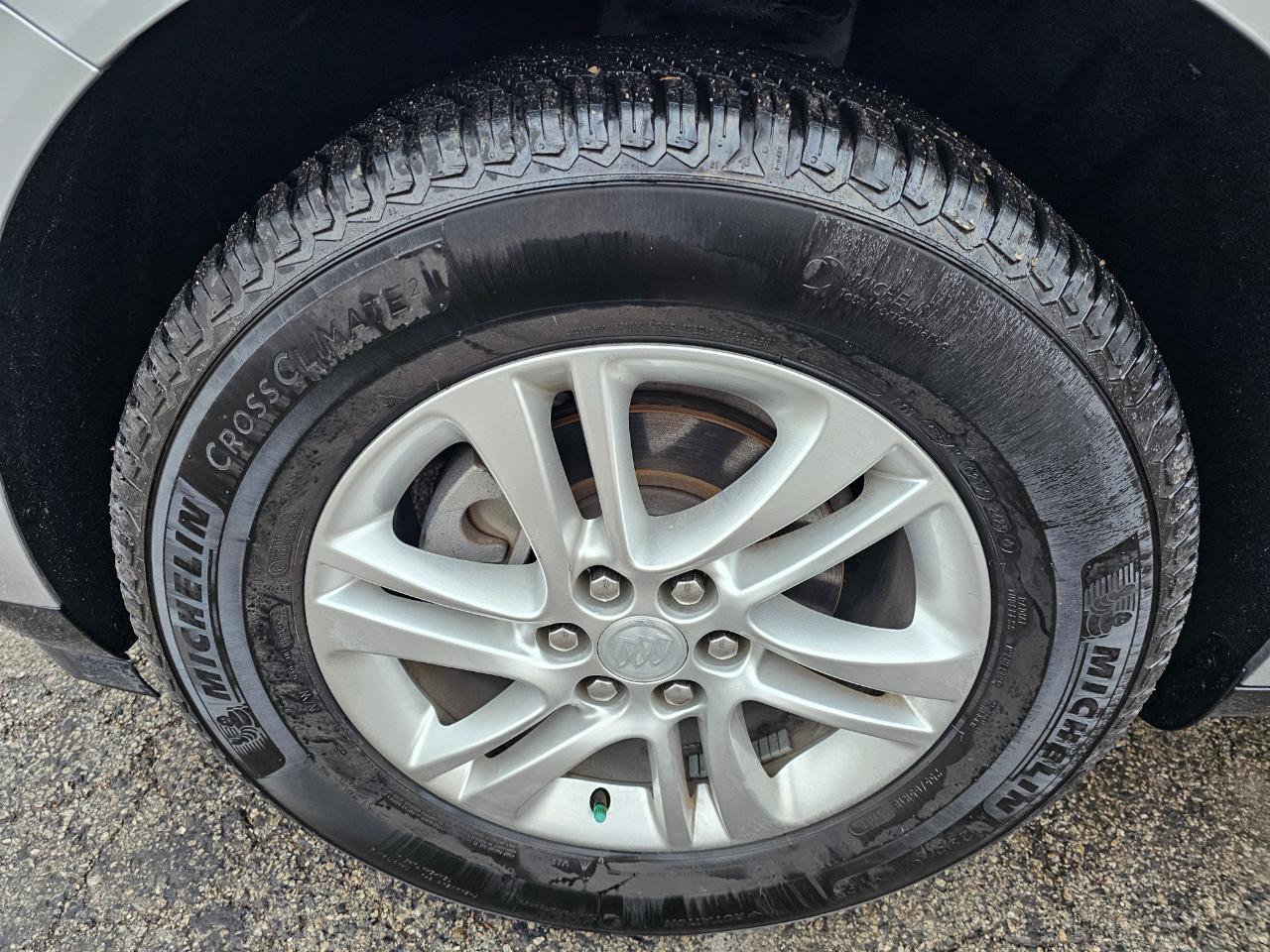 Buick Enclave AWD 4dr Essence 2020