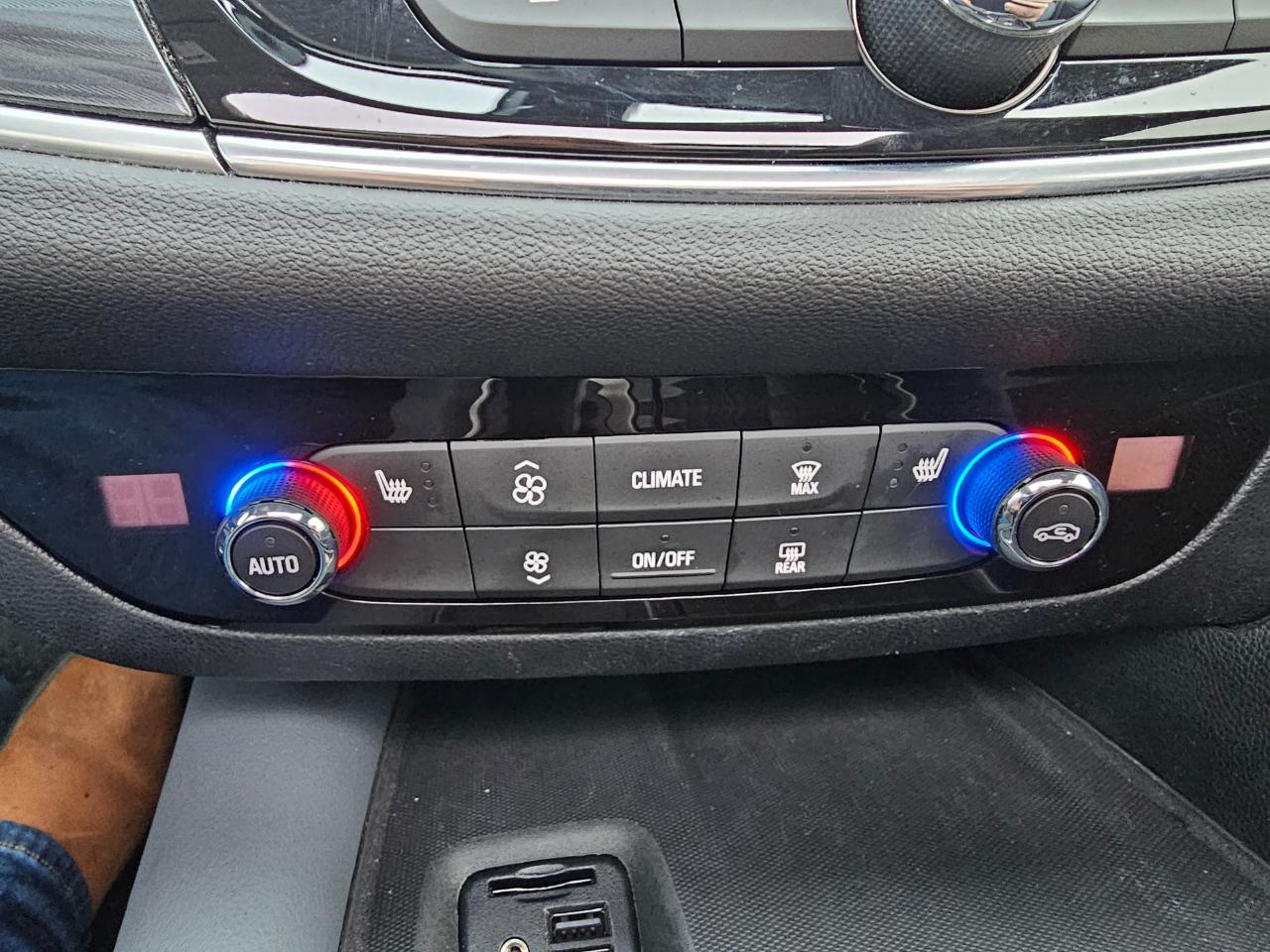 Buick Enclave AWD 4dr Essence 2020