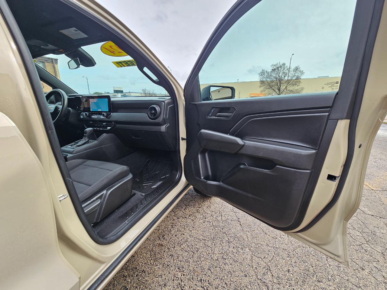 Chevrolet Colorado 2WD Crew Cab WT 2024