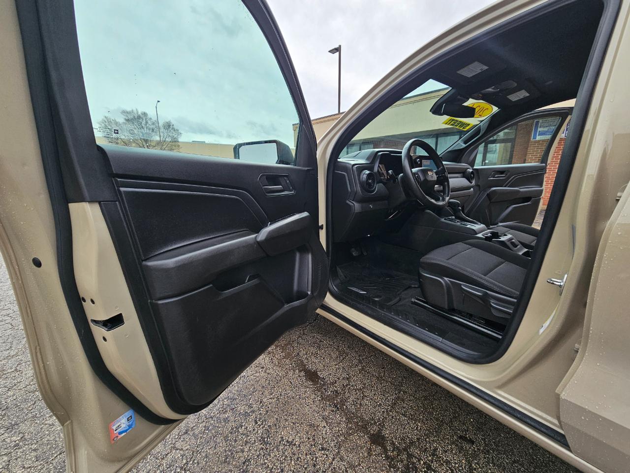 Chevrolet Colorado 2WD Crew Cab WT 2024