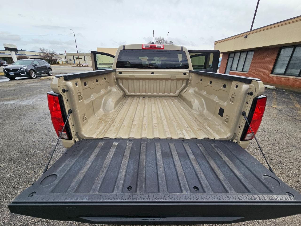 Chevrolet Colorado 2WD Crew Cab WT 2024