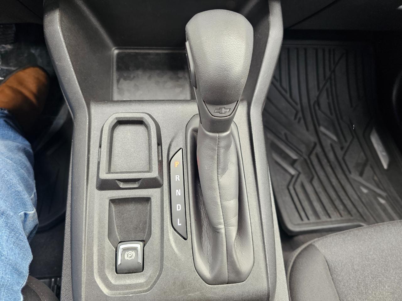 Chevrolet Colorado 2WD Crew Cab WT 2024