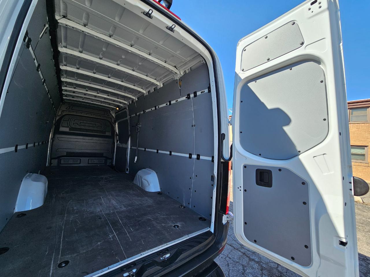 Mercedes-Benz Sprinter Cargo Van 2500 High Roof I4 Diesel 170" Extended RWD 2024